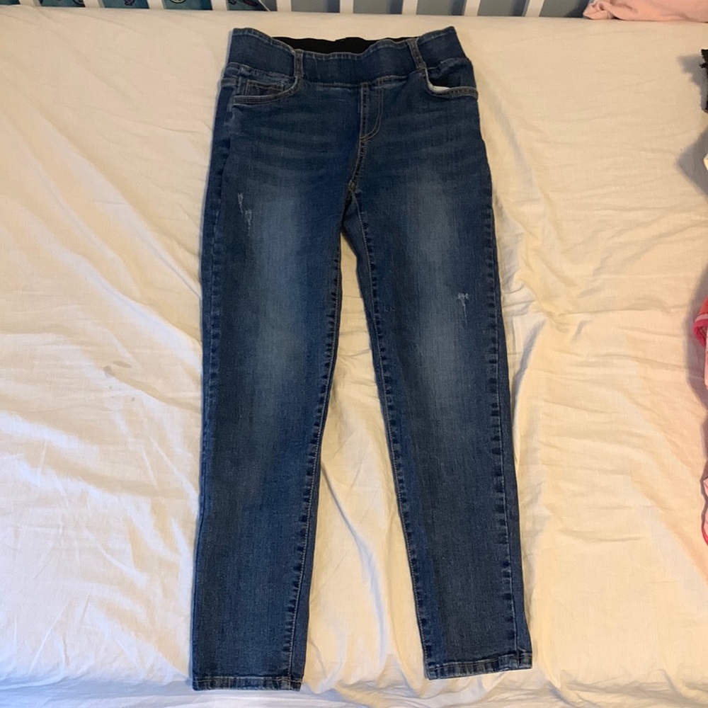 Skinny jeans, stretchy at the waist area